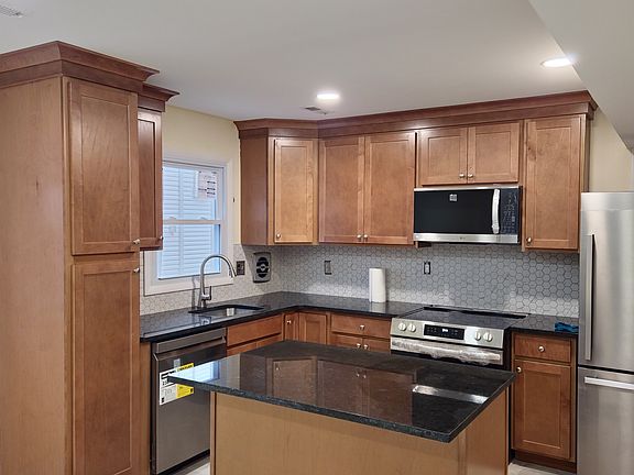 2nd image of 184 Barclay Ave #1