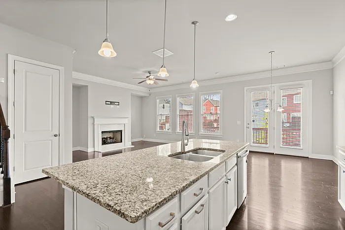 427 Suwanee Park Ter — Photo 17