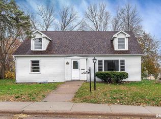 2801 N 4th St, Clinton, IA 52732