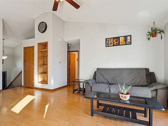 5th image of 267 Parkview Ct