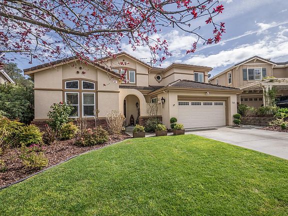 2nd image of 305 Spyglass Way