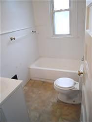 1st image of 2424 Maplewood Ave #2