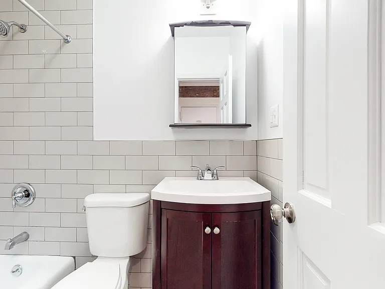 545 E 12th St #4D — Photo 6