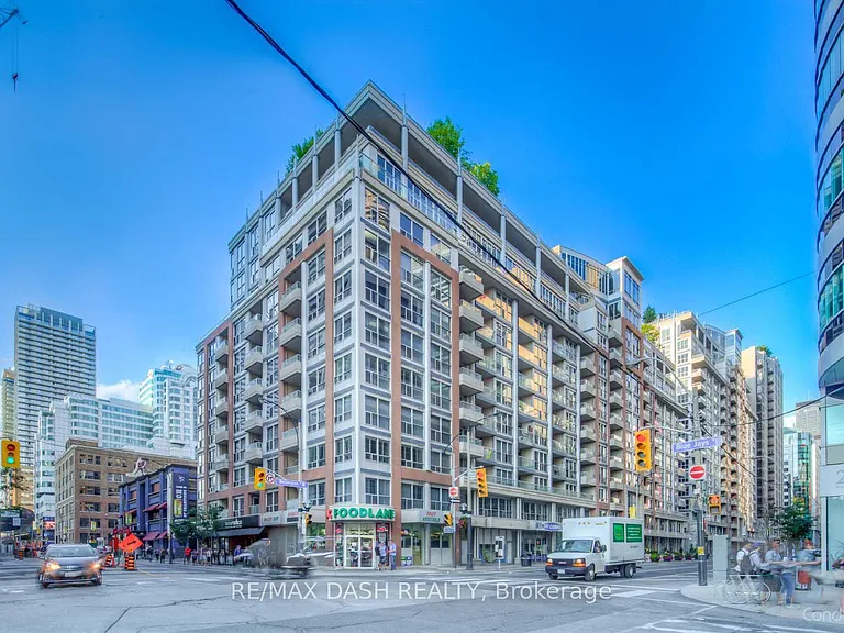 270 Wellington St W #802 — Photo 4