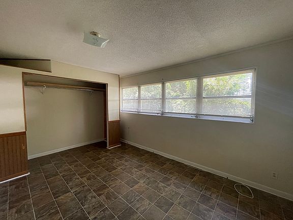 3rd image of 1603 Lakeland Ave
