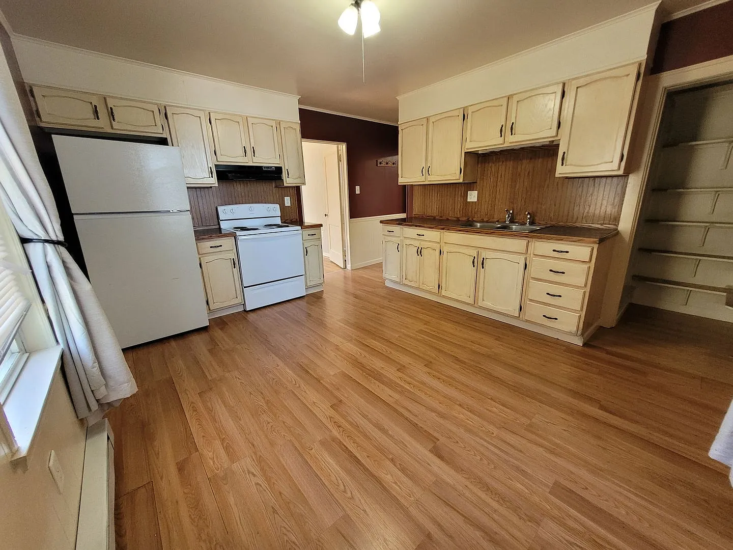 50 Lincoln Avenue — Photo 3