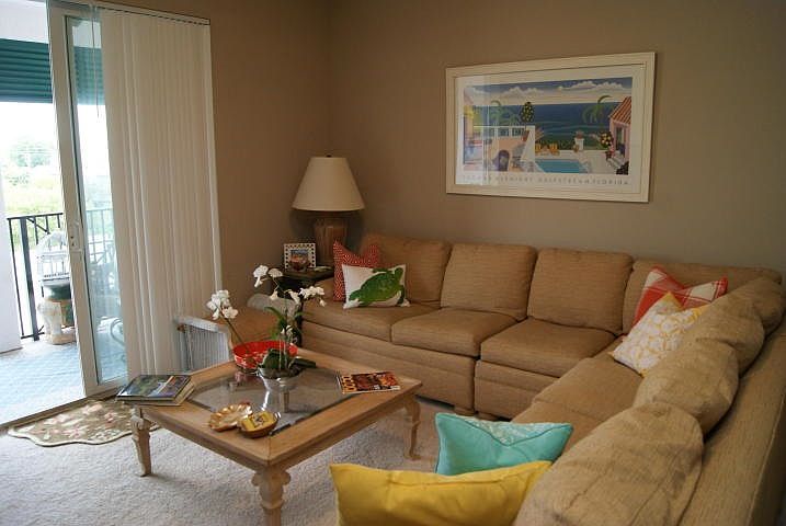 1st image of 250 NE 3rd Ave APT 517