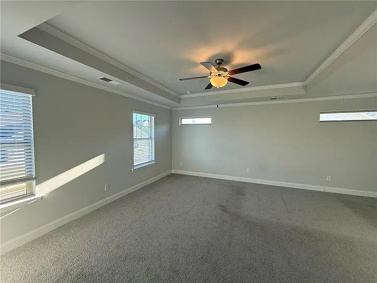 345 Hellen Valley Dr — Photo 13