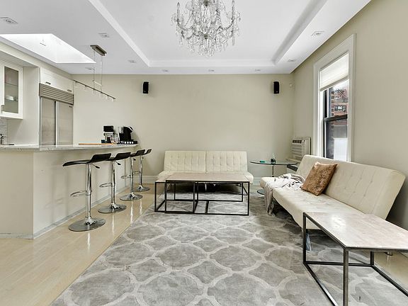 2nd image of 23 E 81st St APT 10