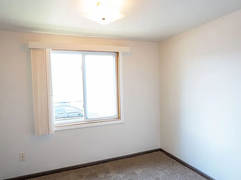 1227 Green Bay St — Photo 6