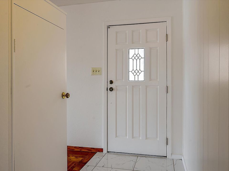 1st image of 287 Saint Francis Blvd