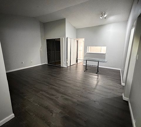 2nd image of 1135 N Franklin Ave #1135H