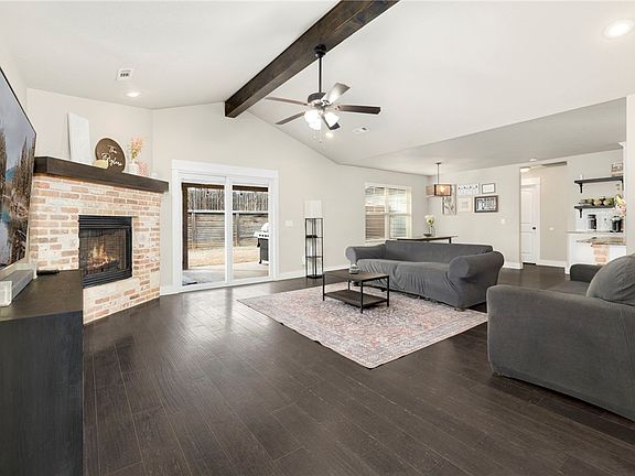 2nd image of 1105 Nemett Cir