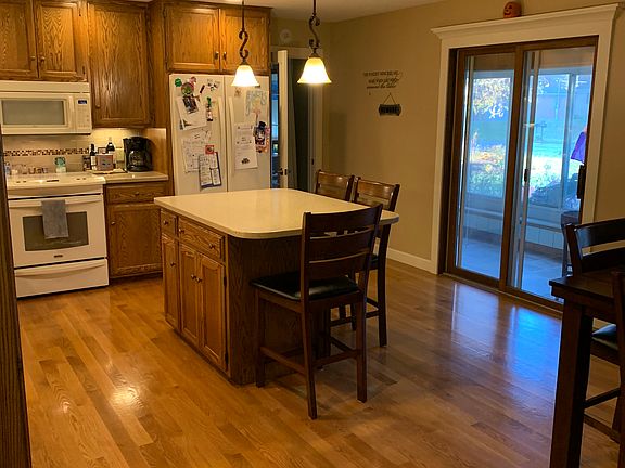 2nd image of 110 Sunview Dr