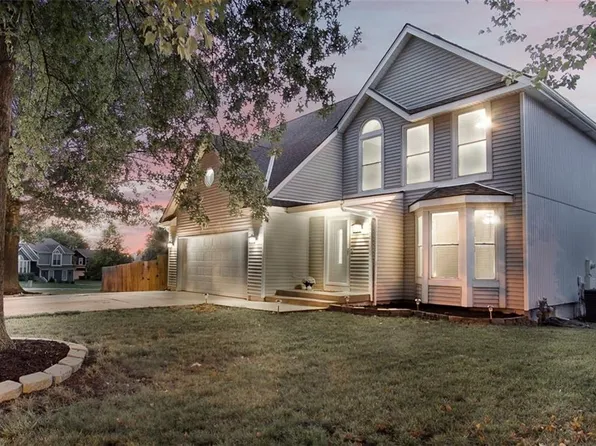 1002 E Green Gables St, Olathe, KS 66061