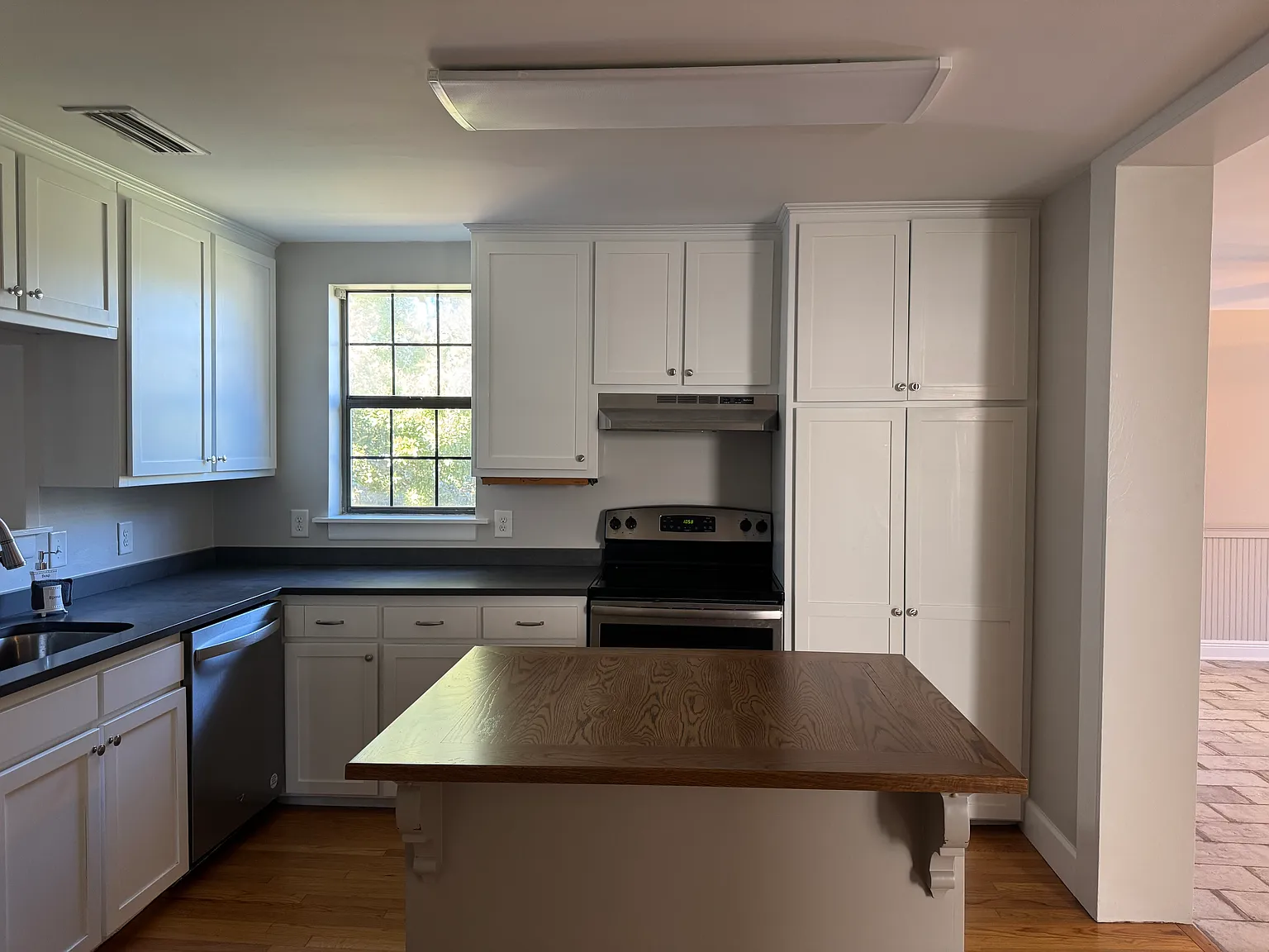 2 bed, 1500 sqft, $2,800 — Photo 2