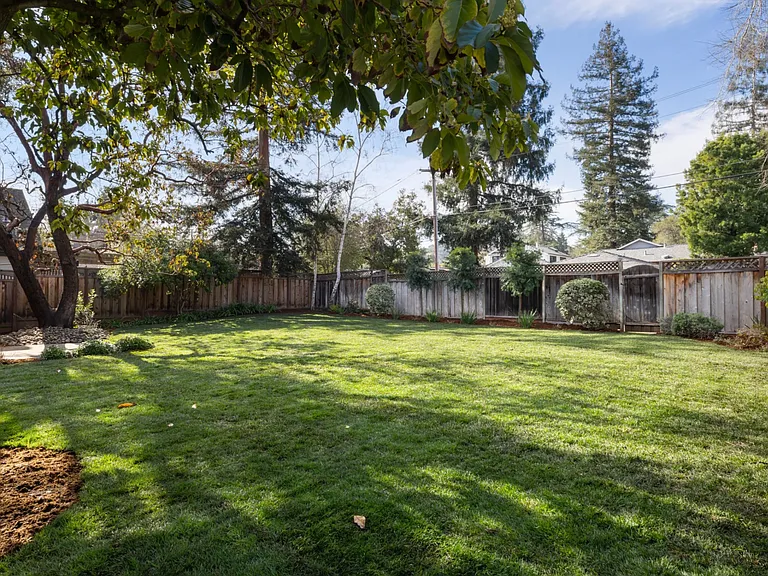 564 Orange Ave — Photo 23