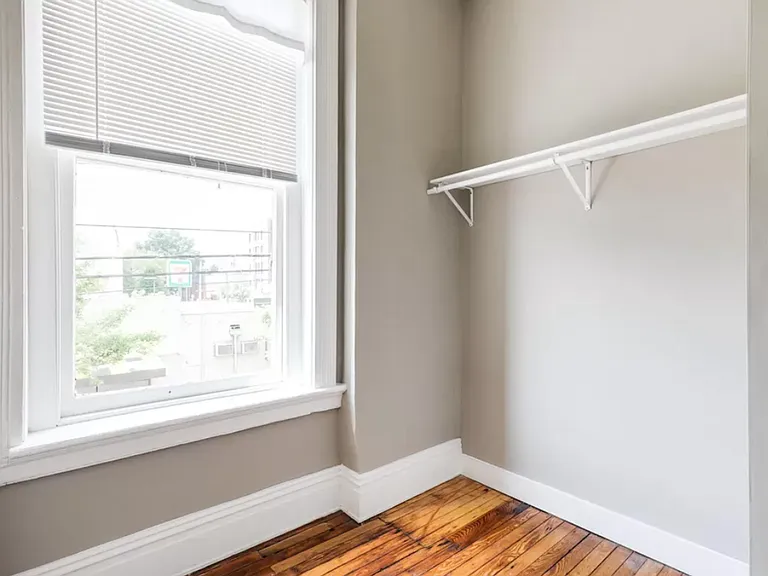 939 W Grace St — Photo 27