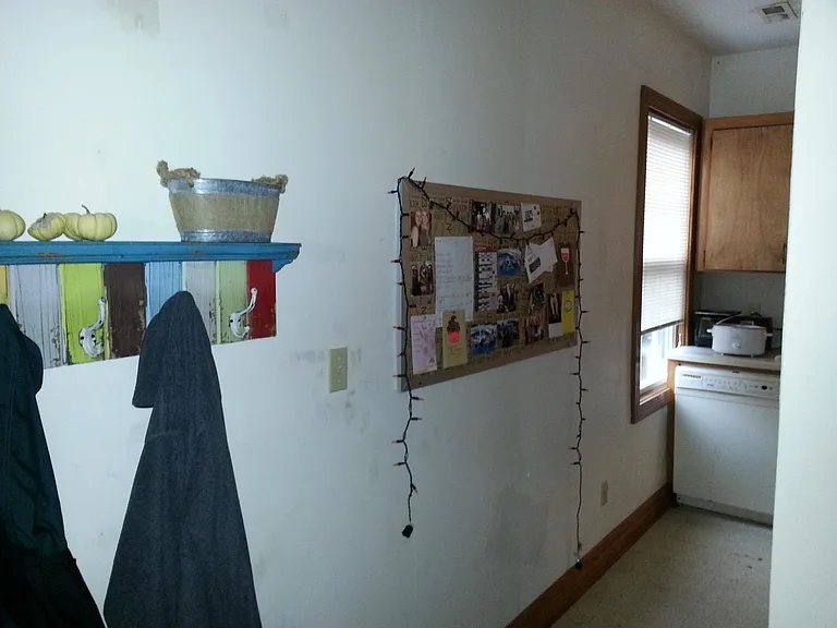 2512 Clark Ave — Photo 3