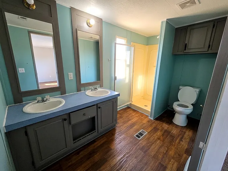 Oak Creek Estates MHC — Photo 20