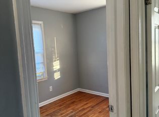 4085 Edmund St, Wayne, MI 48184