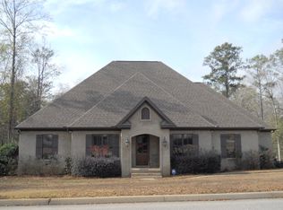 112 Riveredge Ct, Headland, AL 36345