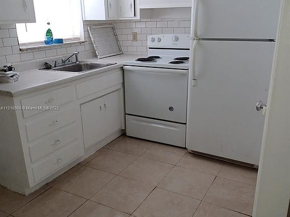 4th image of 315 NW 32nd St #315