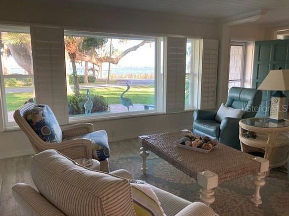 5th image of 2653 Lakeshore Dr