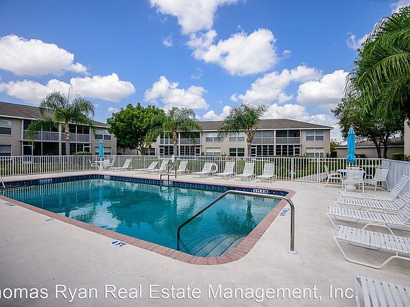 3rd image of 11644 SW Egret Cir APT 402