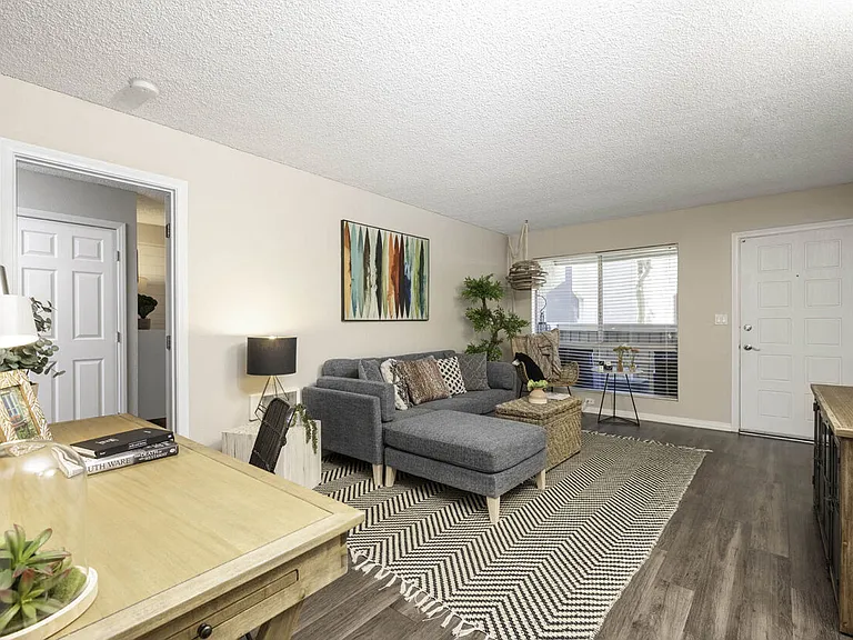Axiom Tustin — Photo 20