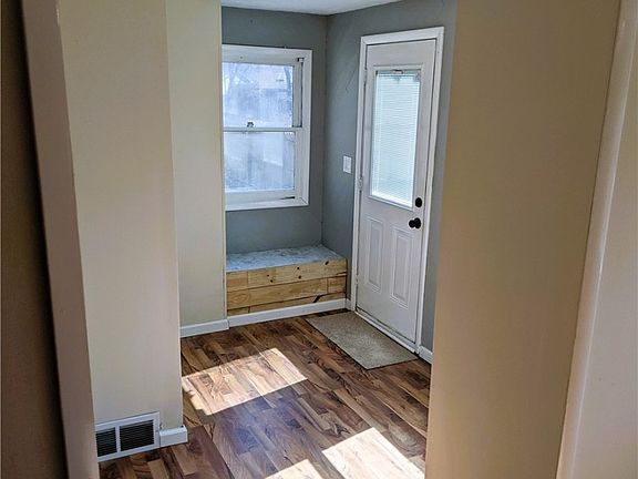 5th image of 521 S Francis St