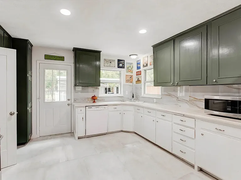 3727 W Biddison St — Photo 19
