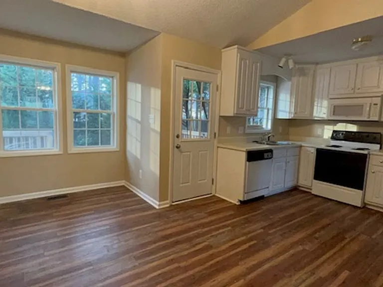 212 Walnut Creek Dr — Photo 7