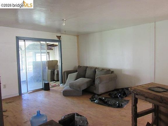 5th image of 17242 Philadelphia Rd