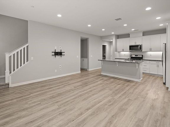 2nd image of 28664 Jardineras Dr