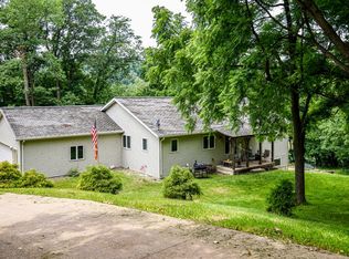 16245 Chesterman Rd, Peosta, IA 52068