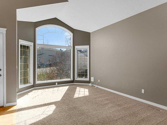 4th image of 63 E Mount Assiniboine Cir SE