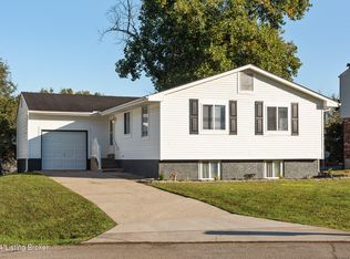 6305 Ocho Rios Ct, Louisville, KY 40228