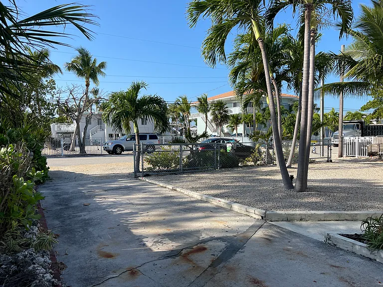 64 Seagate Blvd — Photo 51