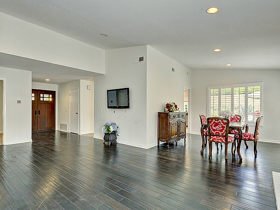 5th image of 5102 Briarglen Ave