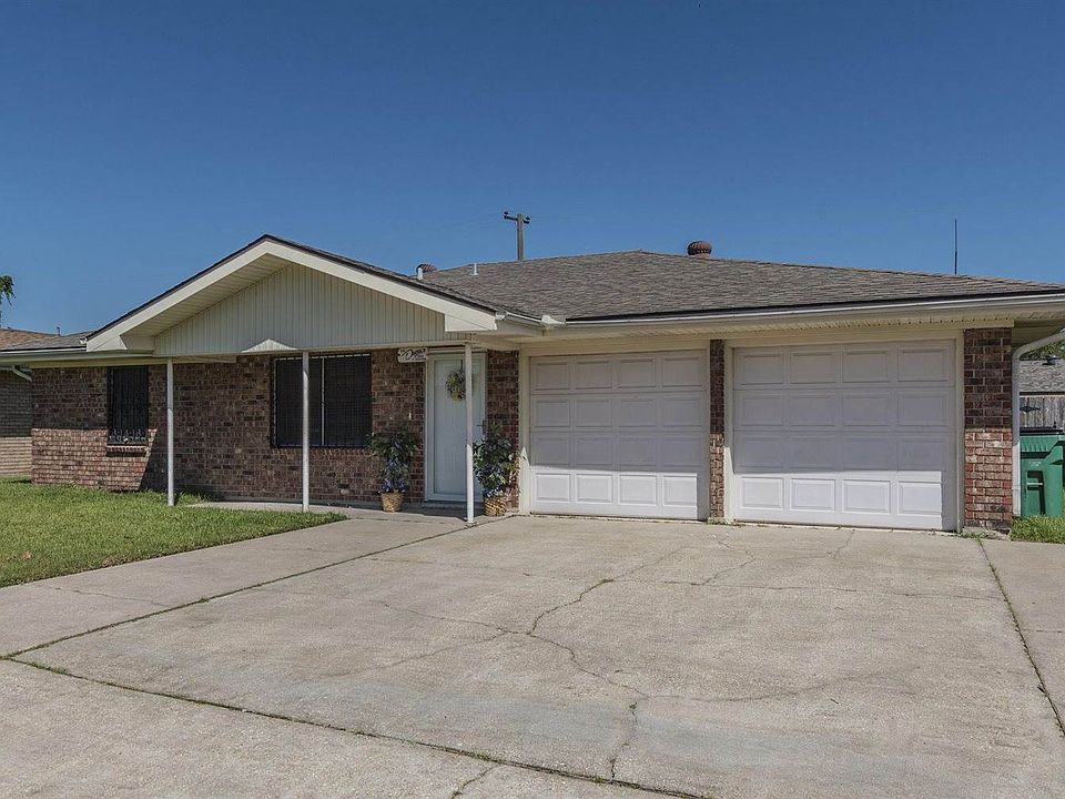 1st image of 3205 Karen Dr