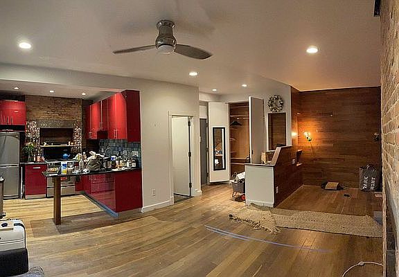 3rd image of 272 E 10th St #B