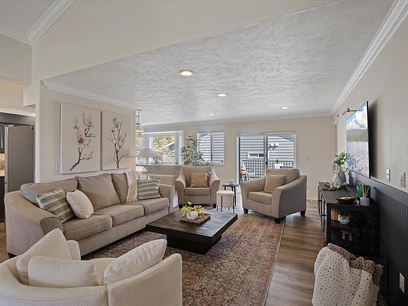 4th image of 5031 S Dearborn Ln