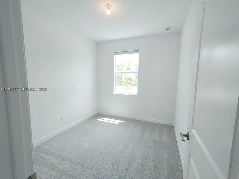 535 SE Rivergrass St #535 — Photo 15