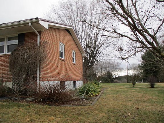 3rd image of 7622 Carden Dr