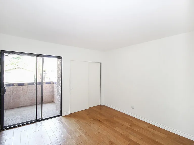 601 E California Blvd #204 — Photo 10