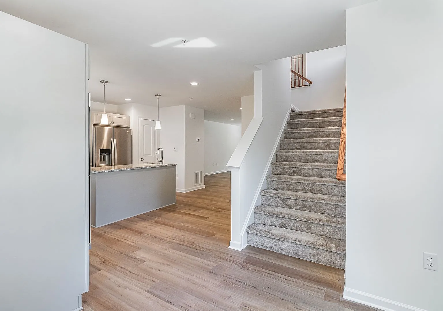 Welcome to this brand new charming 3-bedroom, 2.5-bathroom end unit town-home located in the desi... — Photo 4