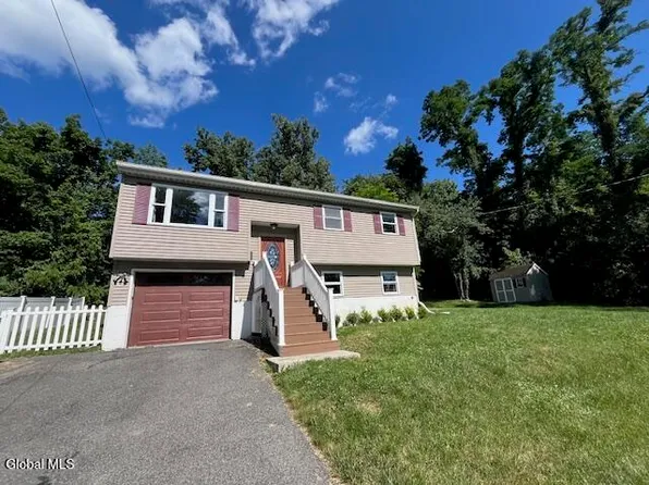 29 Moulds Ave, Rensselaer, NY 12144