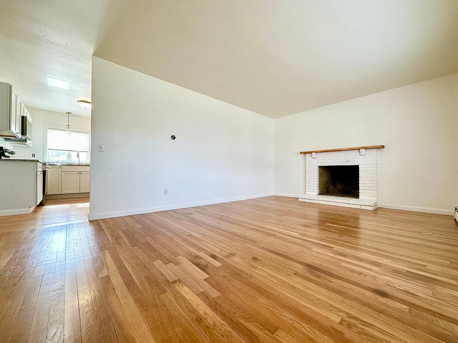42 Anoka Ave — Photo 4