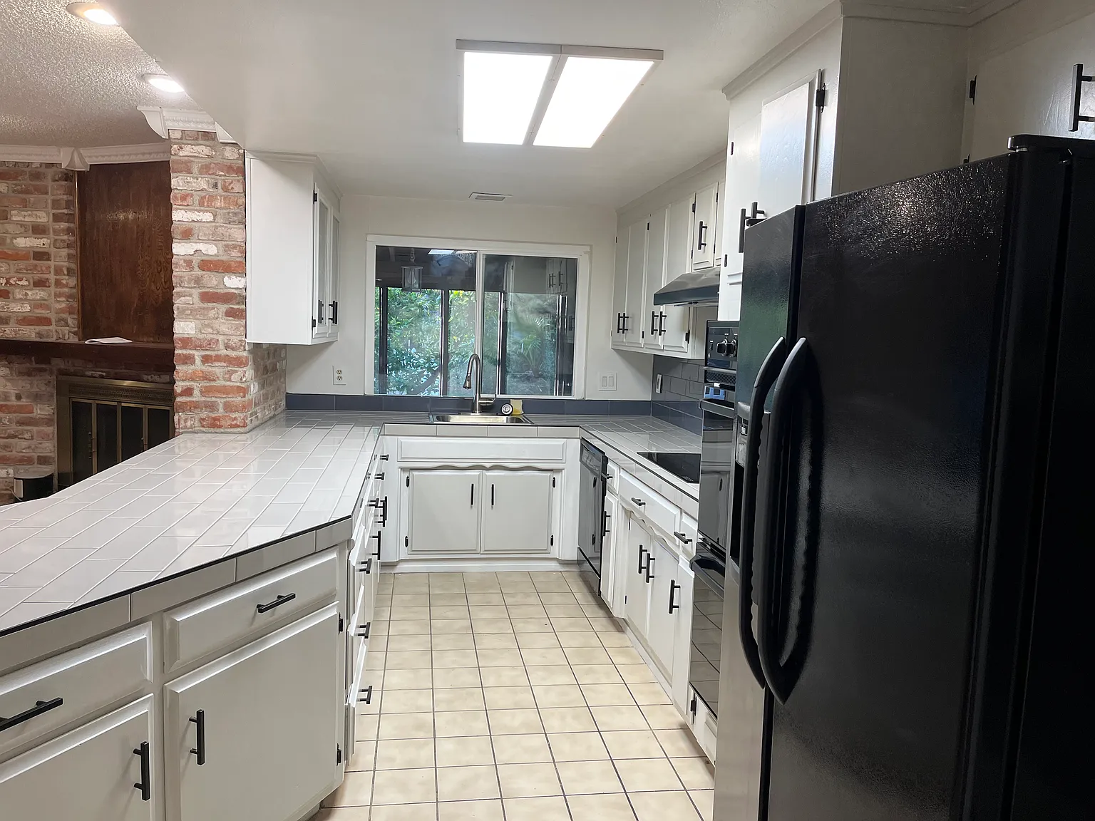 5143 Rimwood Dr — Photo 2